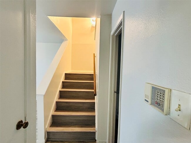 Photo - 8030 Sands Point Dr Unidad C