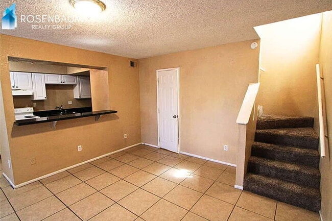 Photo - 410 E 9th Ave Unidad 11