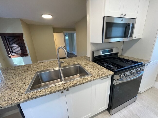 Photo - 2 bd, 1 ba house just east of downtown, co...