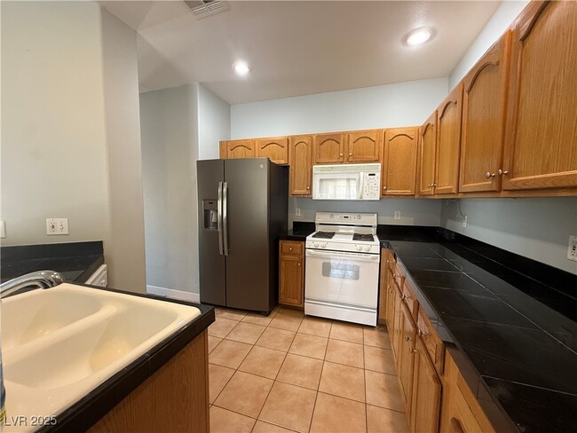 Building Photo - 1600 Cardinal Bluff Dr Unit 201 Rental