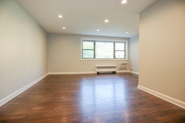 Photo - 6803 N Ridge Blvd Unit G6