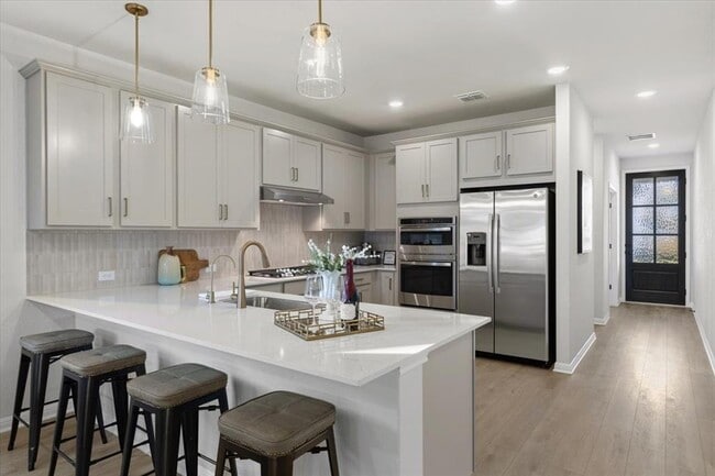 Building Photo - 158 Lake Shore Dr