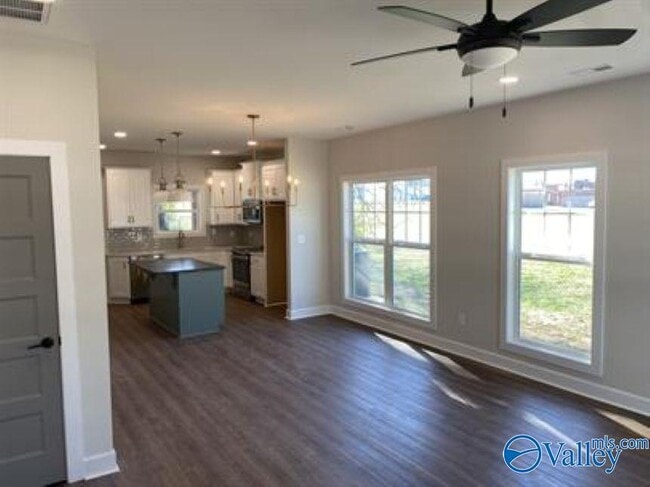 Photo - 2905 9th Ave SW