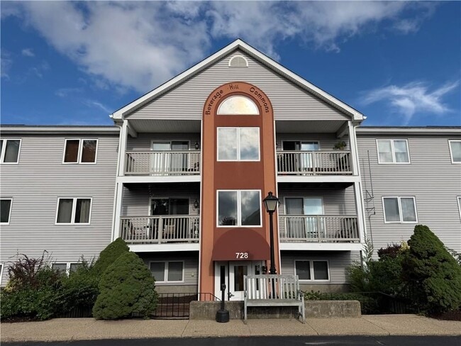 Building Photo - 728 Beverage Hill Ave Unit 8