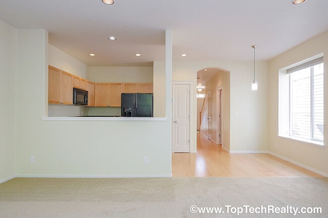 Photo - Fabulous 3 BD* 2.5 BA In Popular Arbor Reserve Townhome Community! **Minutes From Tanasbourne Sho...