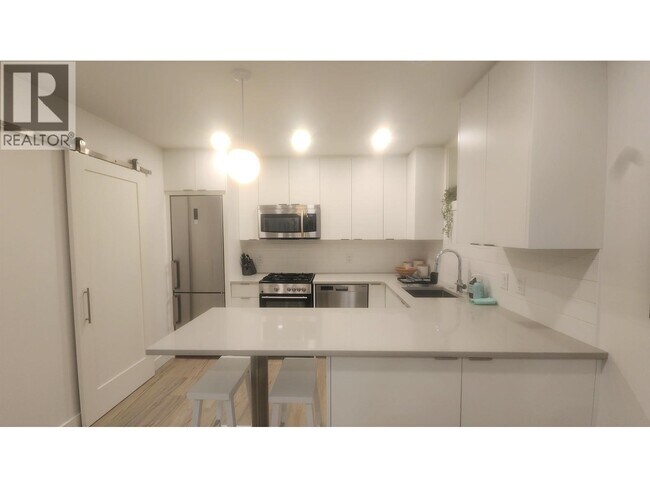 163 W 20th Ave