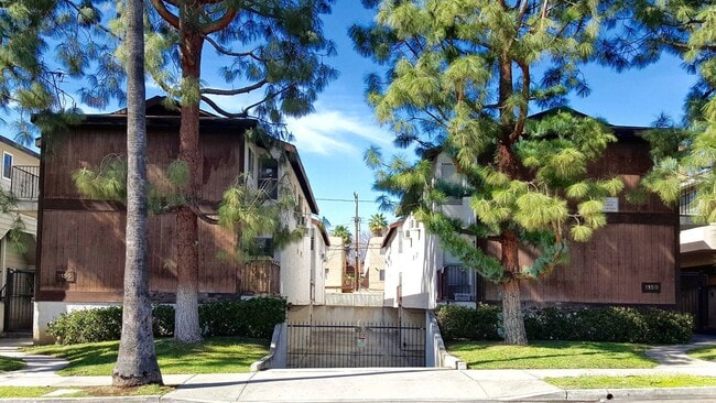 Photo - 1155 Linden Ave Apartment