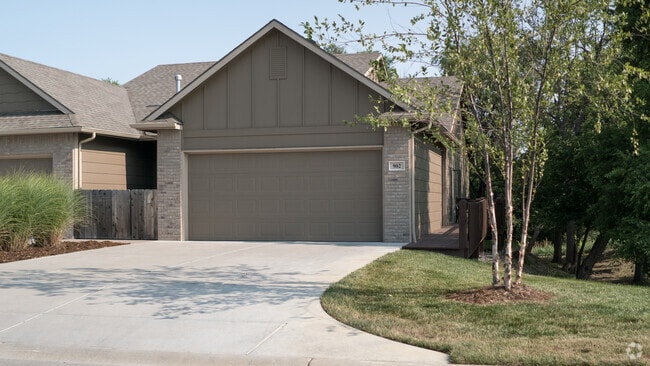 Front - 902 W Onewood Pl Rental