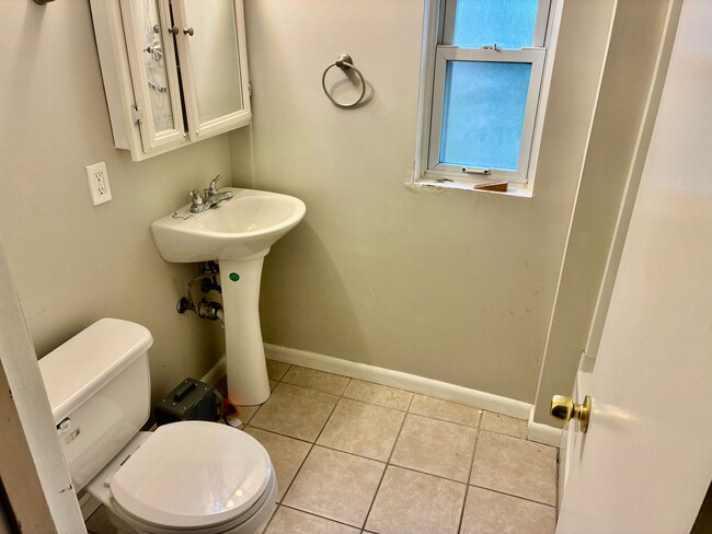 Photo - Charming 3/2 Home in Castle Shannon - Gara...