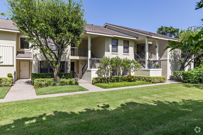 Building Photo - 2307 Fairway Dr S Rental