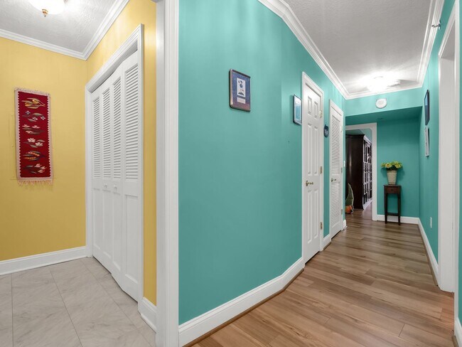 Photo - Have It All in Crystal City: Spacious, Stylish & Steps From Everything!