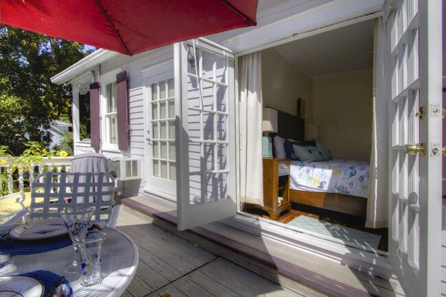 Photo - Furnished 1 bedroom 1 Bathroom in Old Town