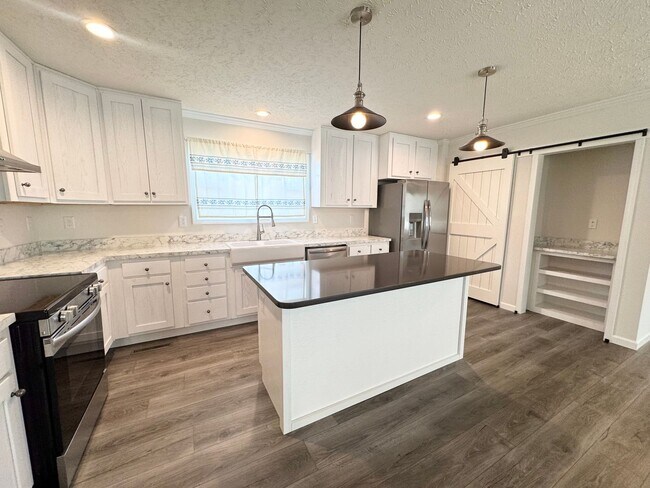 Photo - 720 S Edenton Rd St