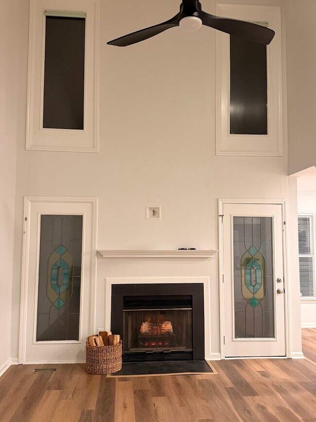 Photo - 1423 Mahonia Ct