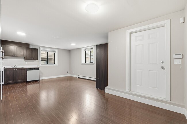 Photo - 15118-1558A 58A Ave.