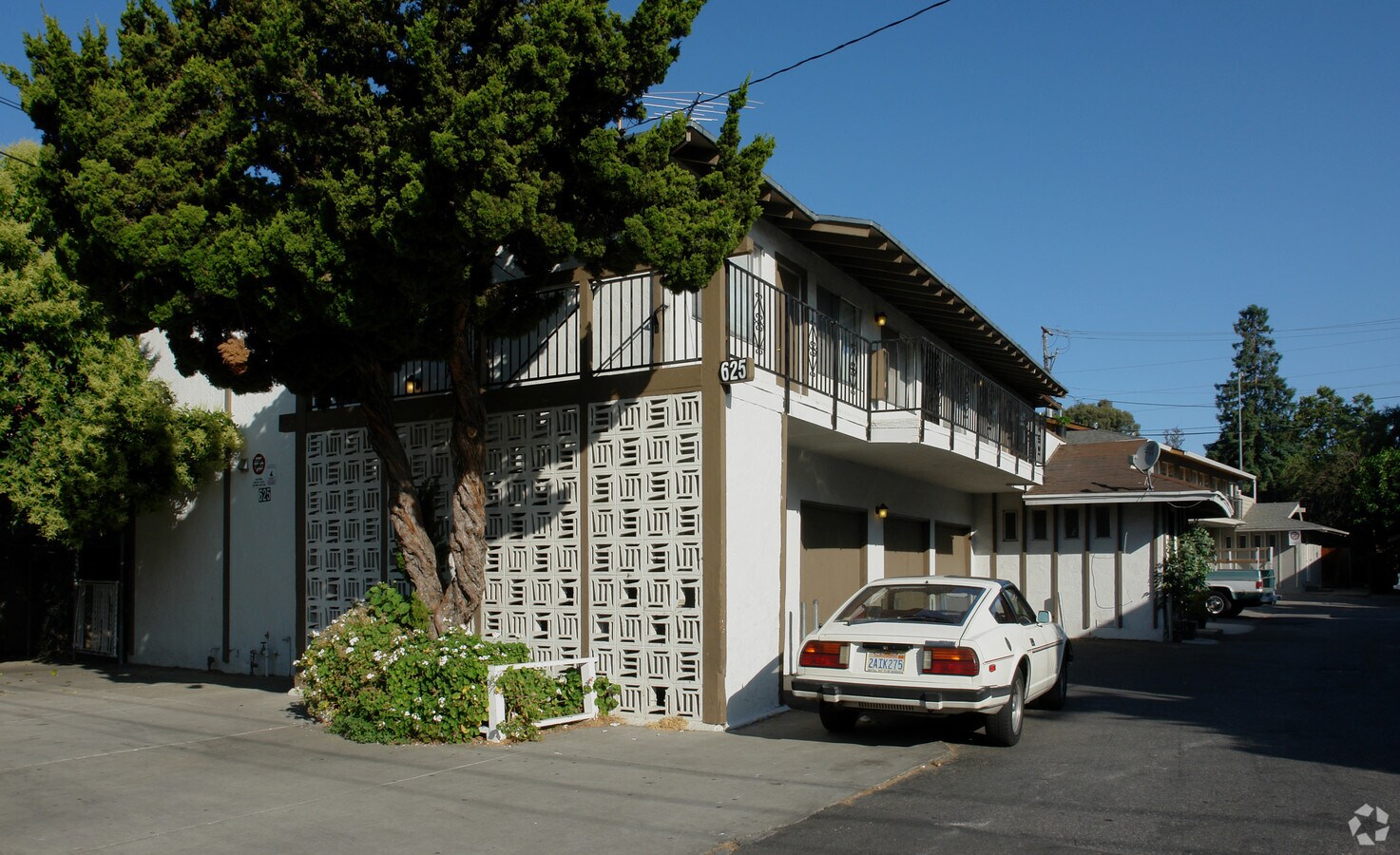 Photo - 627 Nordale Avenue