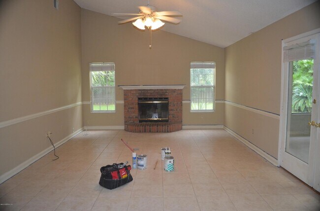 Photo - 1008 Larkspur Loop