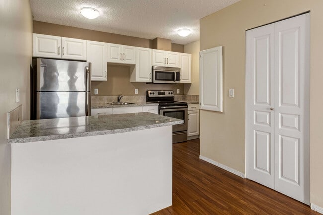 Photo - Oxford Apartments