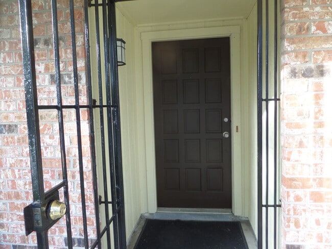 Photo - 14611 Leacrest Dr