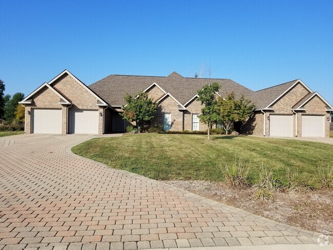 Building Photo - Don’t miss this rare rental opportunity in...
