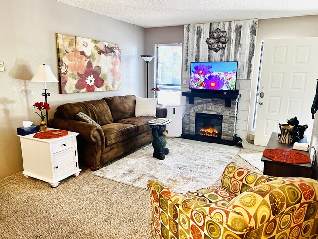 Photo - 2700 S White Mountain Rd Unidad 1126 Rental