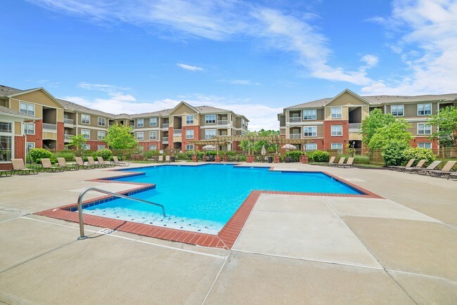 The Trellises Apartments For Rent In Florence Ky Forrent Sparkling Pool The Trellises Apartments