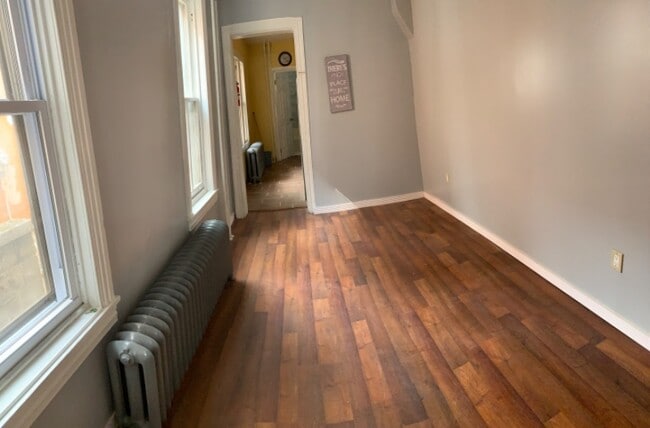 Photo - 1249 Greenwich St