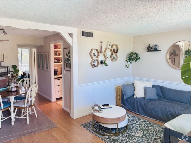 Building Photo - 1131 SE 4th St Unit 303 Rental