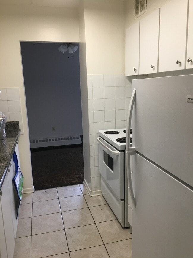 Photo - 3121 Kirwin Ave