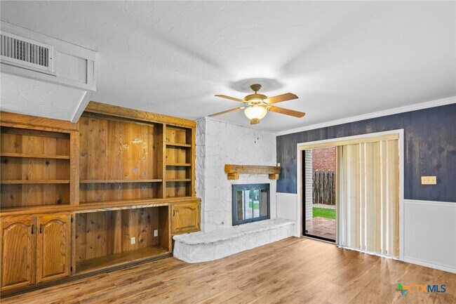 Photo - 213 Tracy Ln