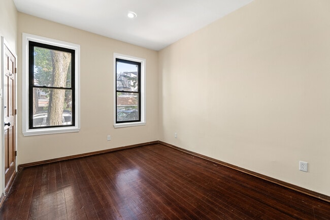 Photo - 1514 N Elk Grove Ave Unit 1F