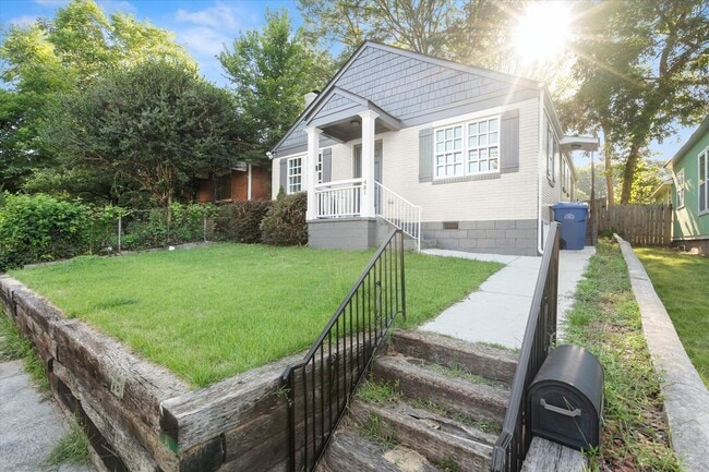 Photo - 481 Griffin St NW