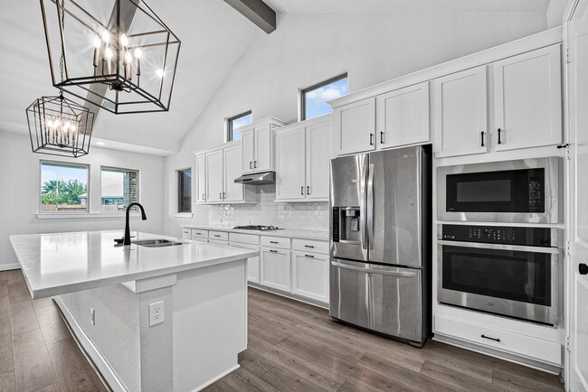 Photo - 2600 Golden Palms Ln