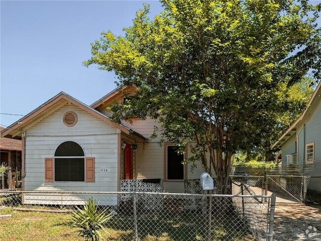 Building Photo - 1114 11th St Rental