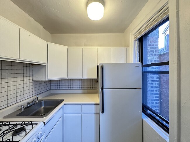 Photo - 653 W Belmont Ave Unidad 603