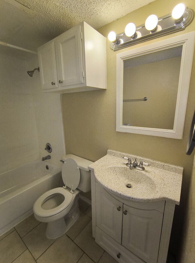 Photo - 218 Plaza Verde Dr