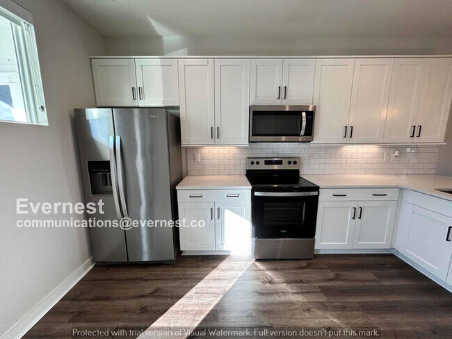 Photo - 108 Ethelyne Way