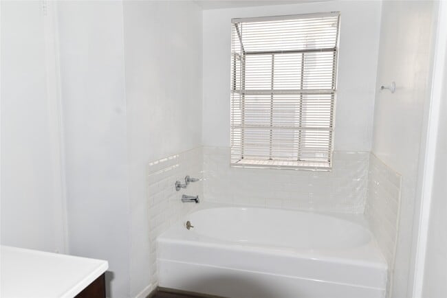 Photo - 9809 Richmond Ave Unit E7