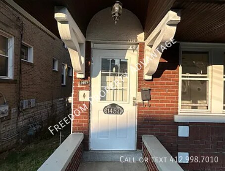 Photo - 1457 Tolma Ave