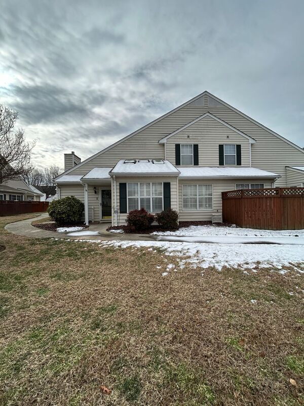 Photo - 306 Hamlet Ct Townhome