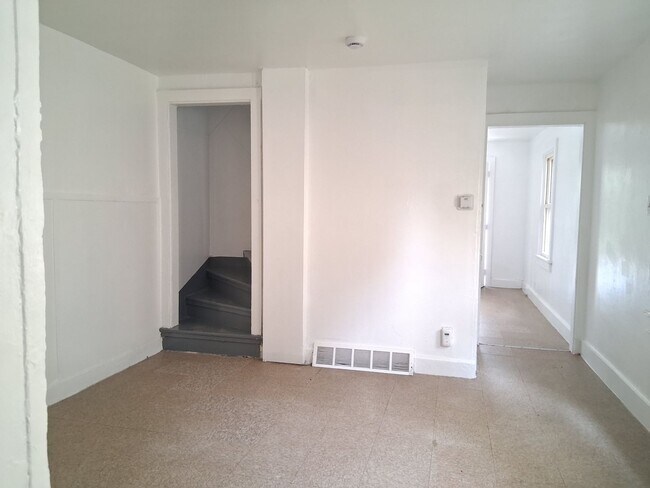 Photo - Bright 2 Bedroom Home FOR RENT in Bridgeton NJ $1465
