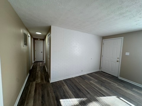 Photo - 907 Dover Dr