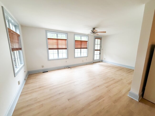 Photo - 208 N Buchanan Blvd