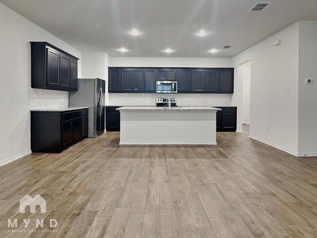 Photo - 426 Milverton Dr