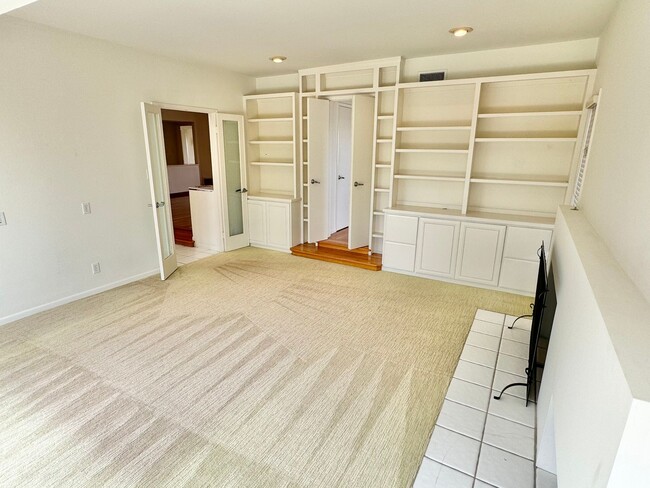 Photo - 5629 Marialinda St