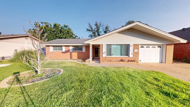 Photo - 317 W Blanco Dr