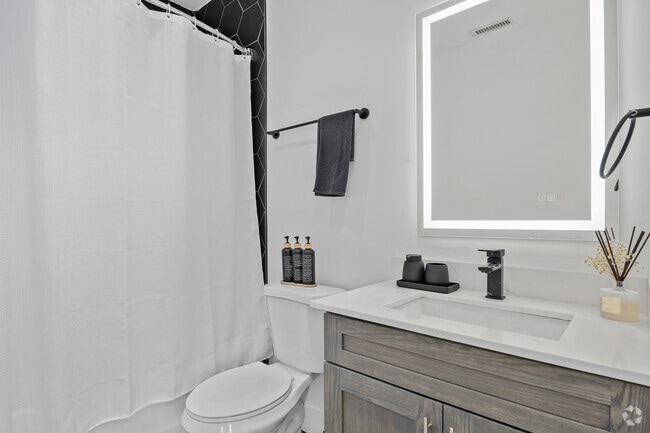 1BR, 1BA - 750SF - Bathroom - The Banc