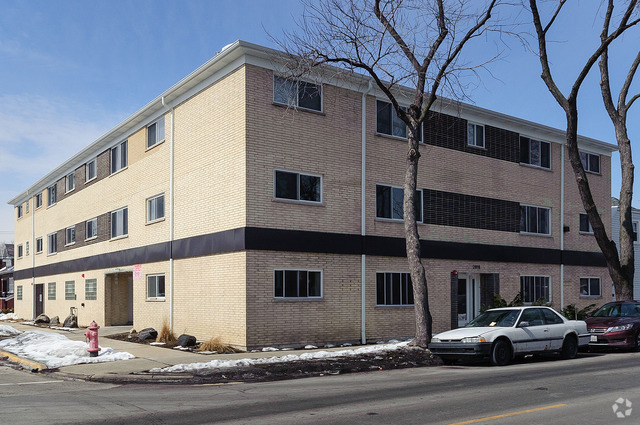 Building Photo - 2818 Ridgeland Ave Rental