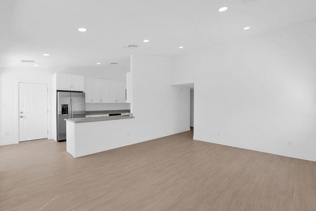 Photo - 6825 N 81st Ln