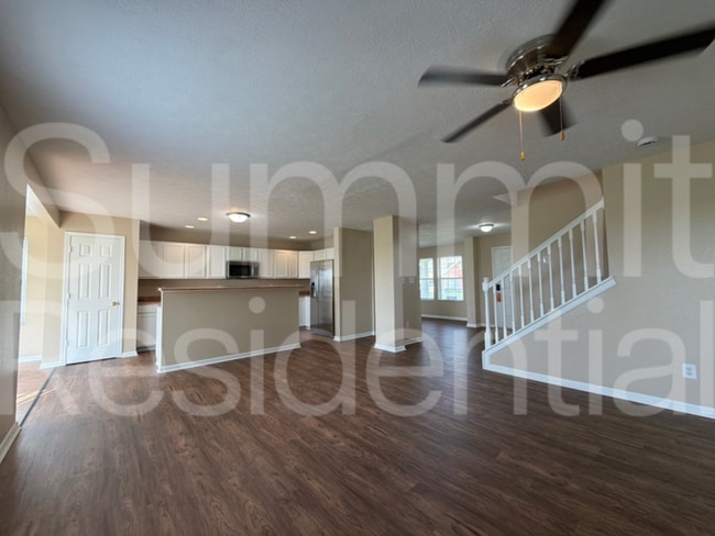 8005 Harshaw Dr